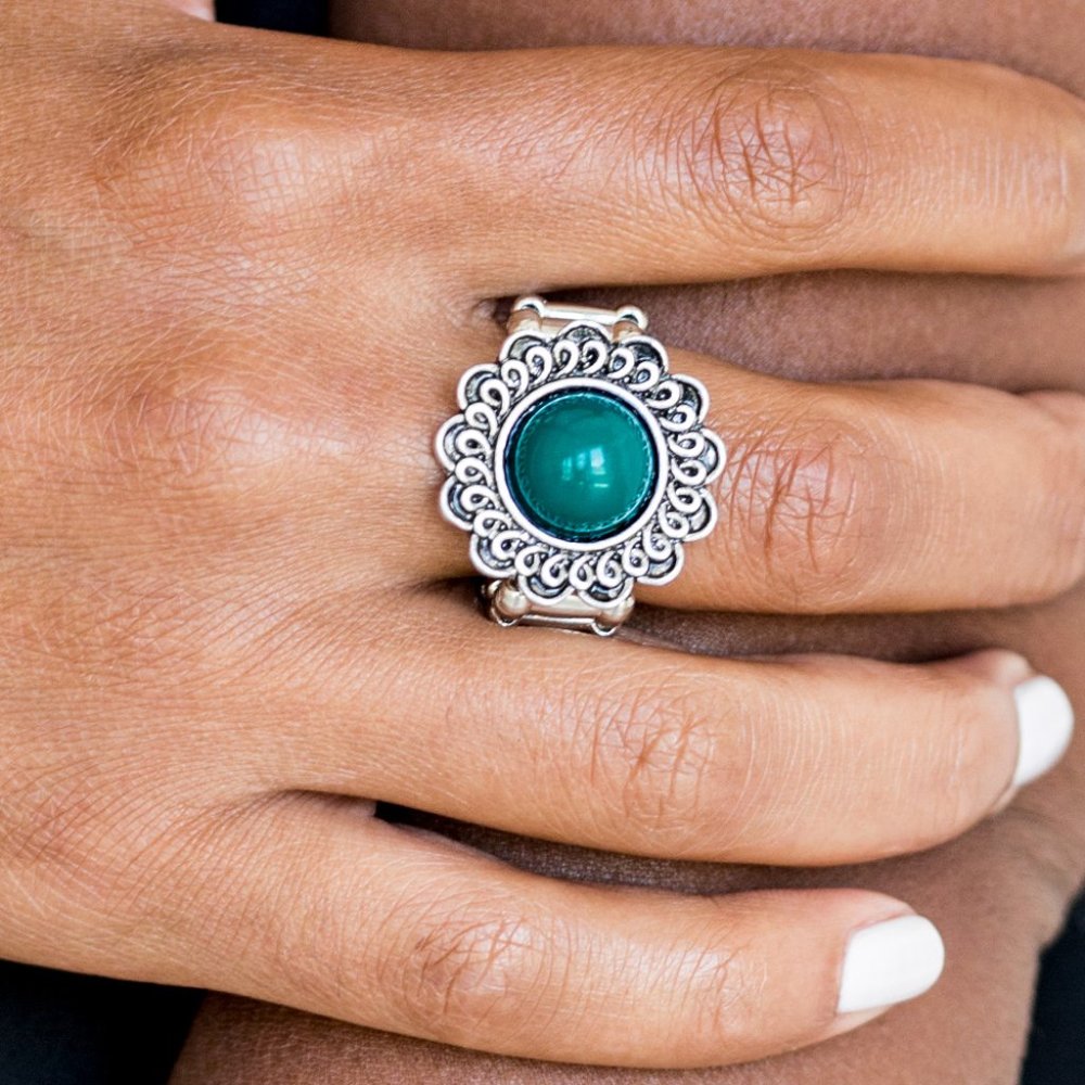 Garden Stroll - Green ♥ Ring
